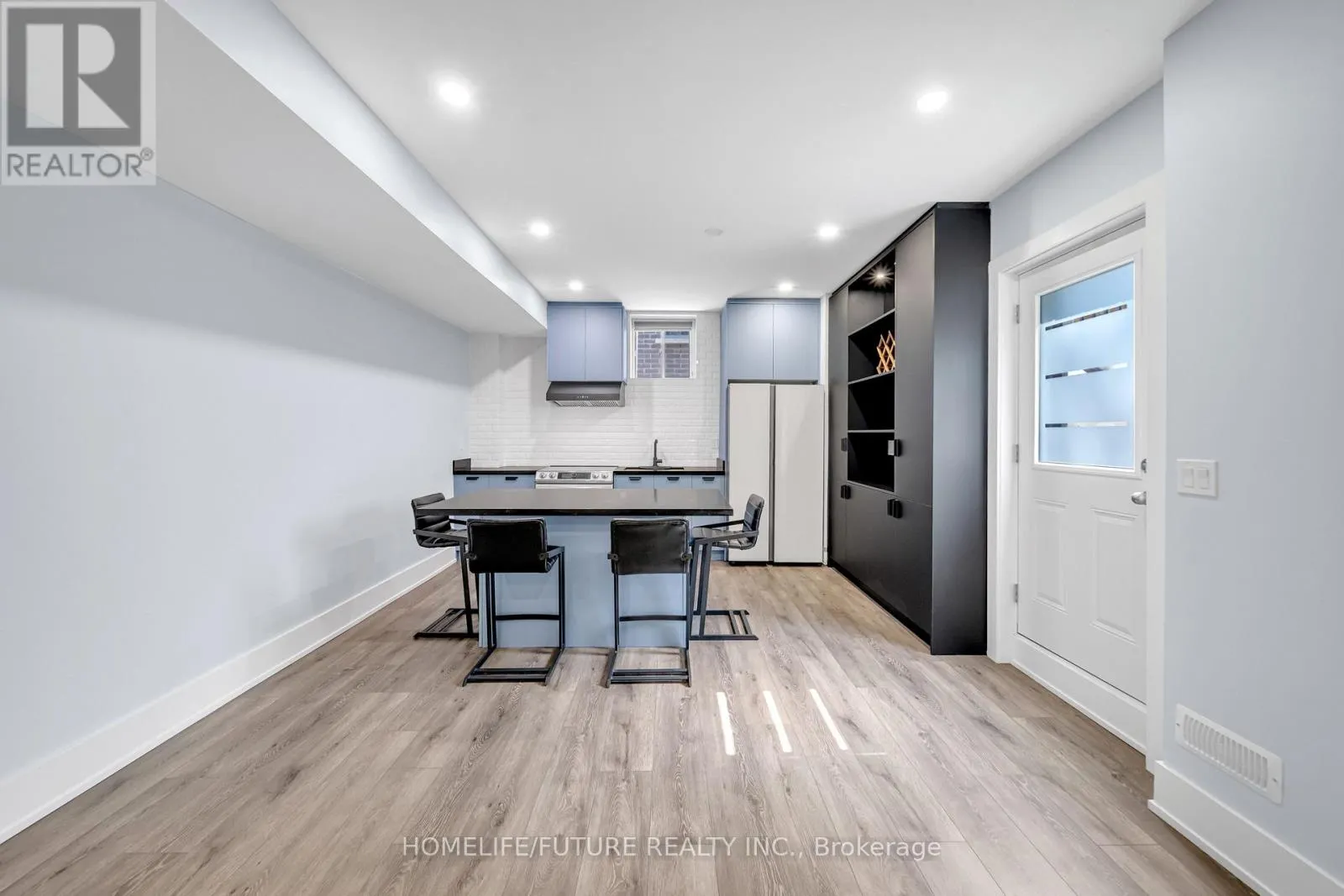 6  #BSMT - 400 FINCH AVENUE