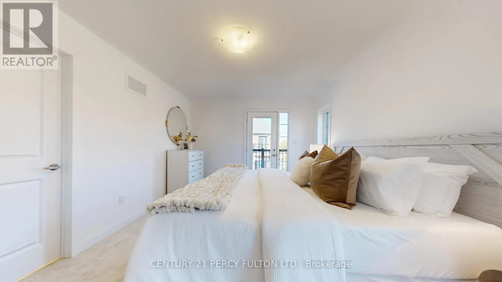 31 SELFRIDGE WAY