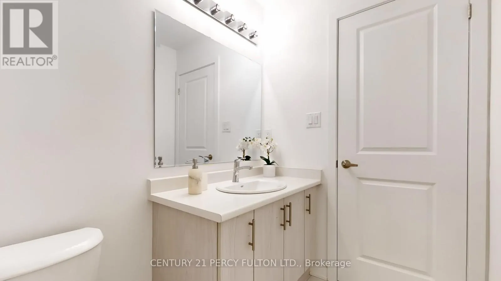 31 SELFRIDGE WAY