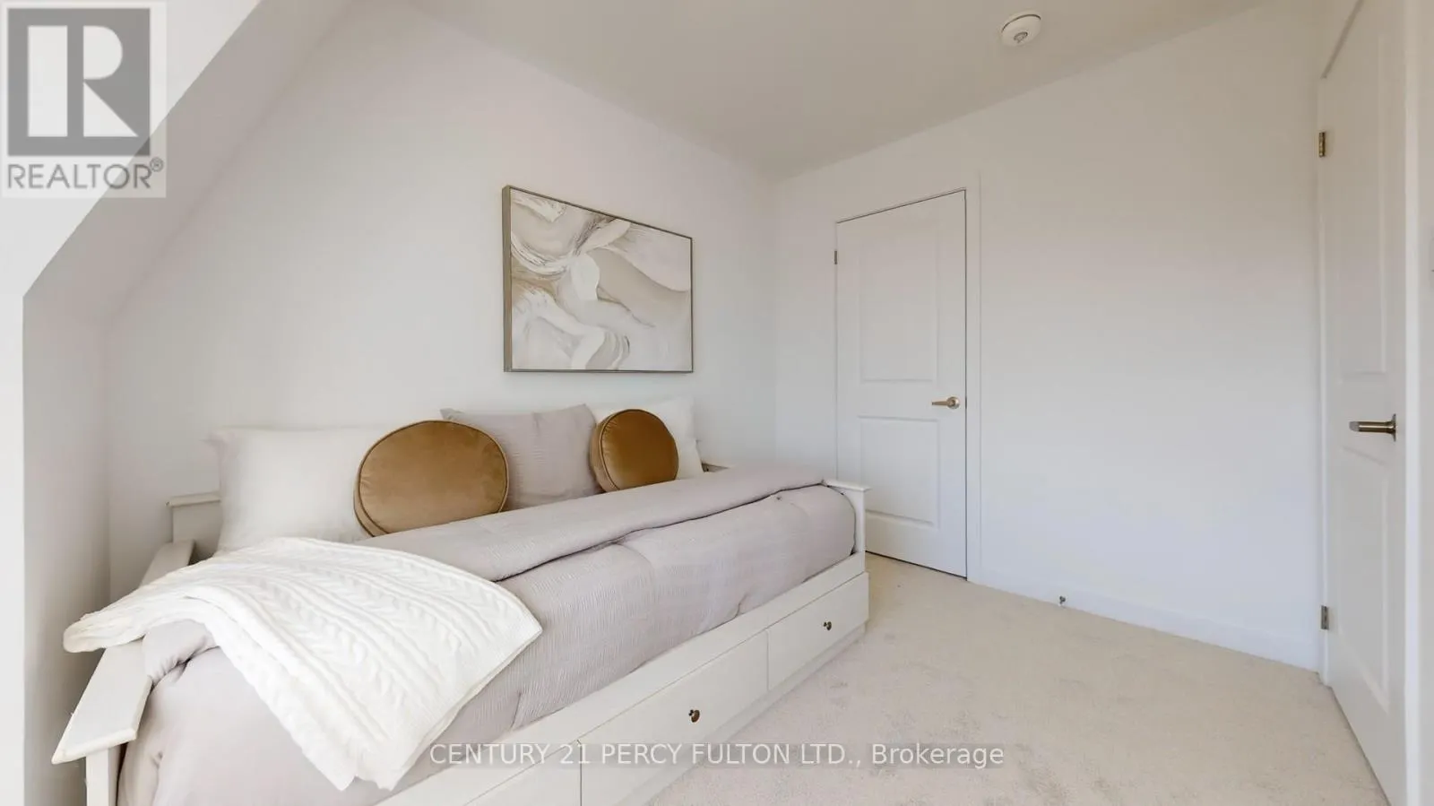 31 SELFRIDGE WAY