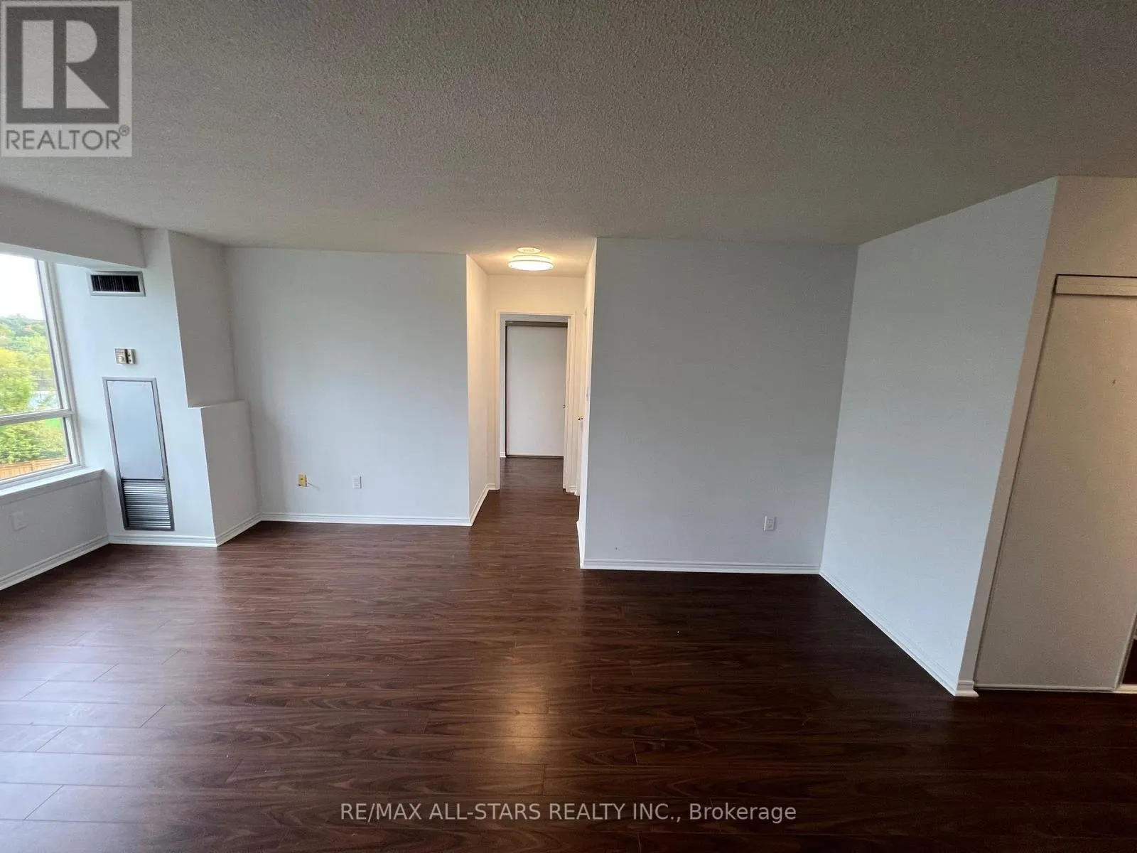 611 - 5 GREYSTONE WALK DRIVE