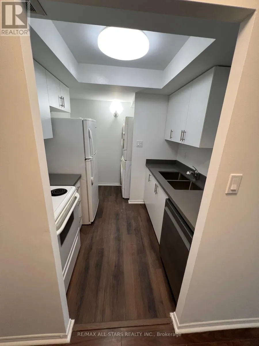 611 - 5 GREYSTONE WALK DRIVE