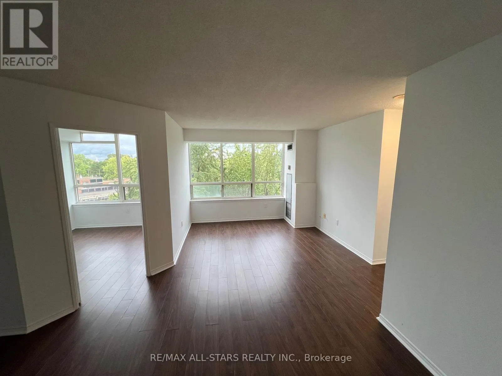 611 - 5 GREYSTONE WALK DRIVE