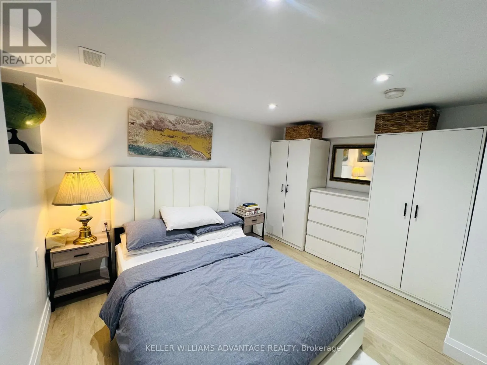 UNIT B - 12 KIMBERLEY AVENUE W