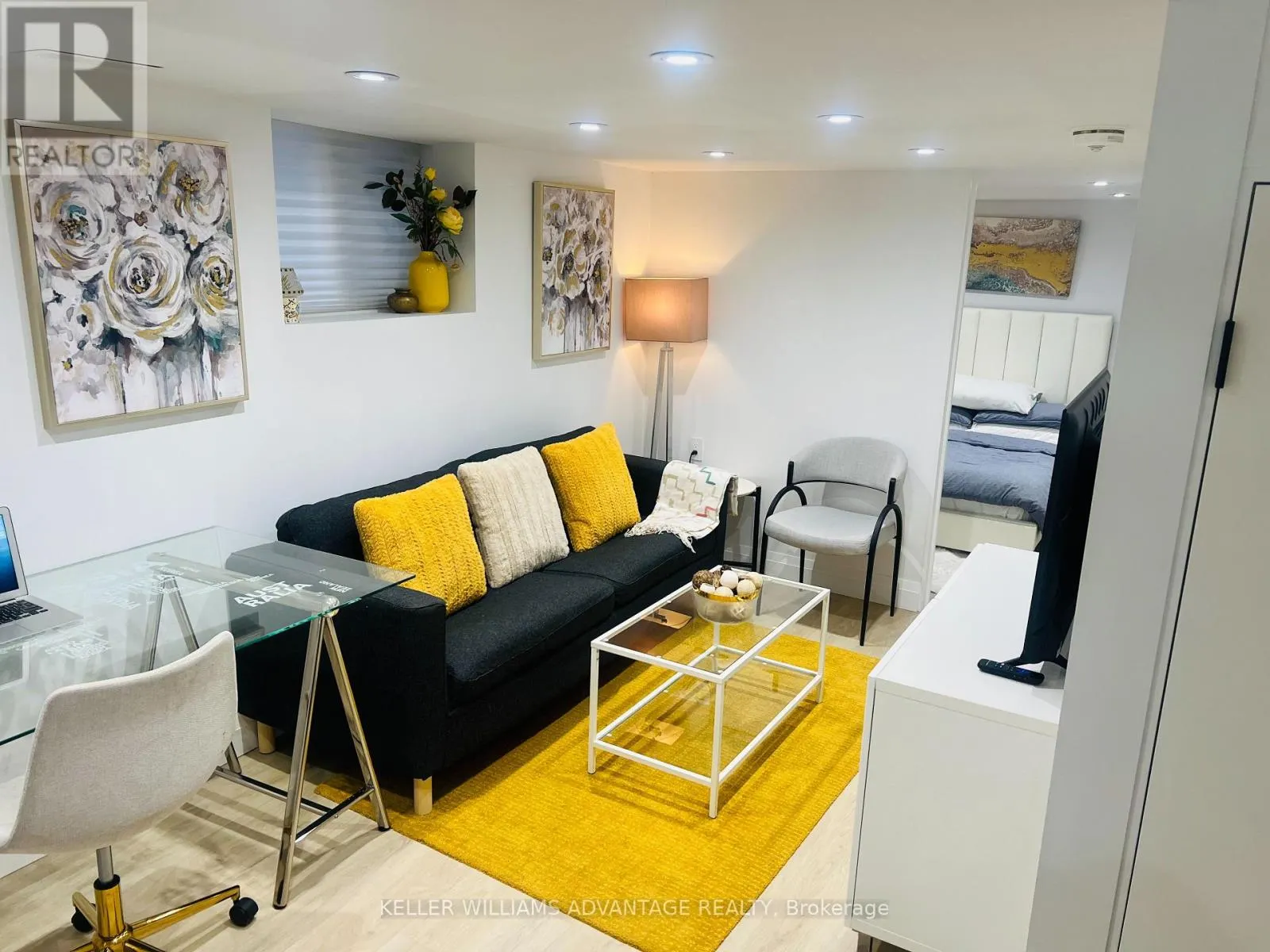 UNIT B - 12 KIMBERLEY AVENUE W