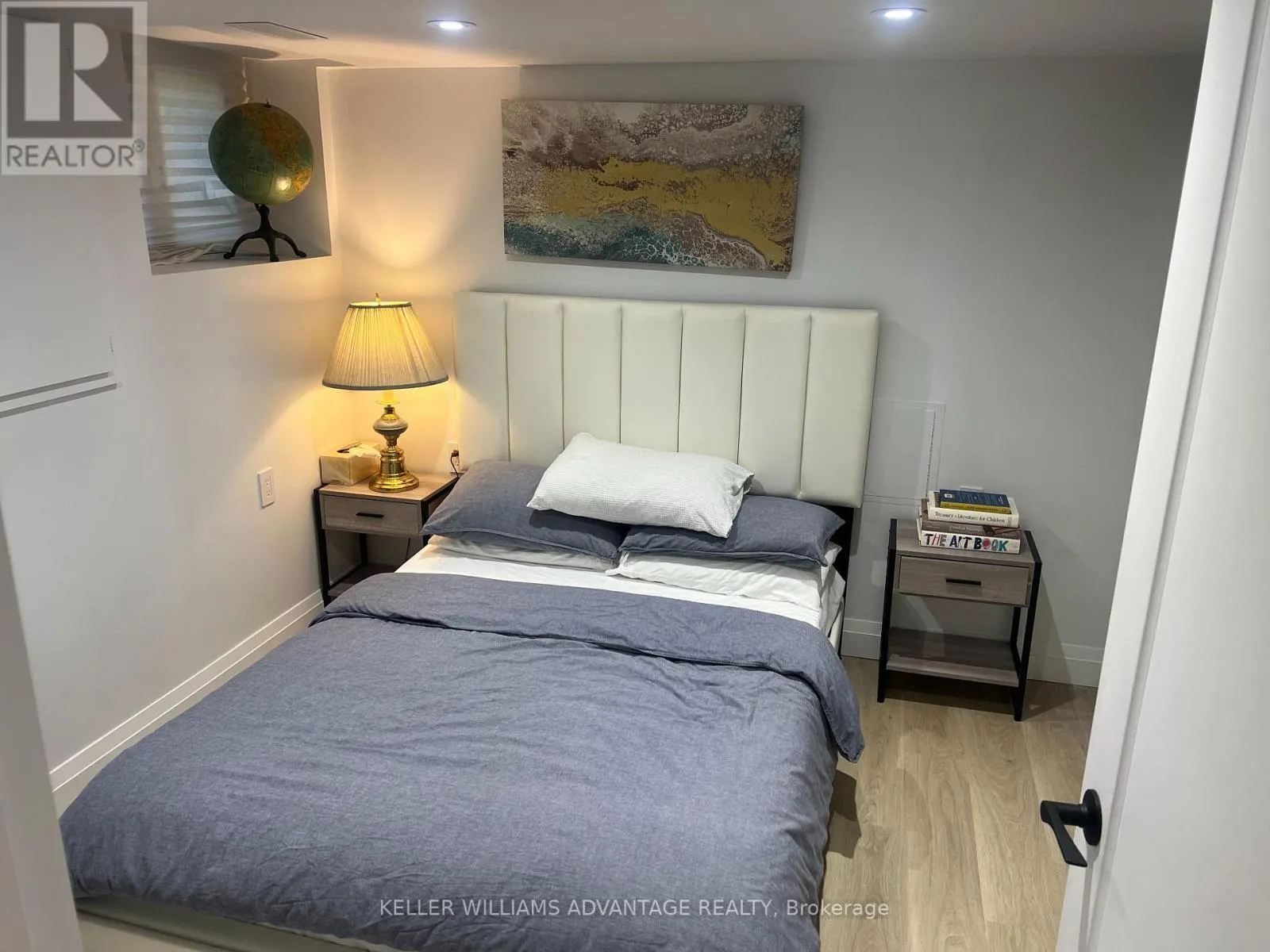 UNIT B - 12 KIMBERLEY AVENUE W