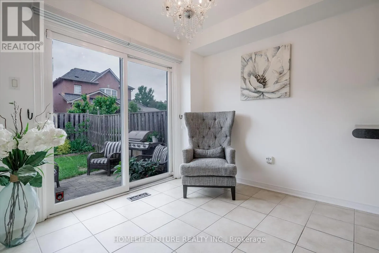 18 MANSBRIDGE CRESCENT