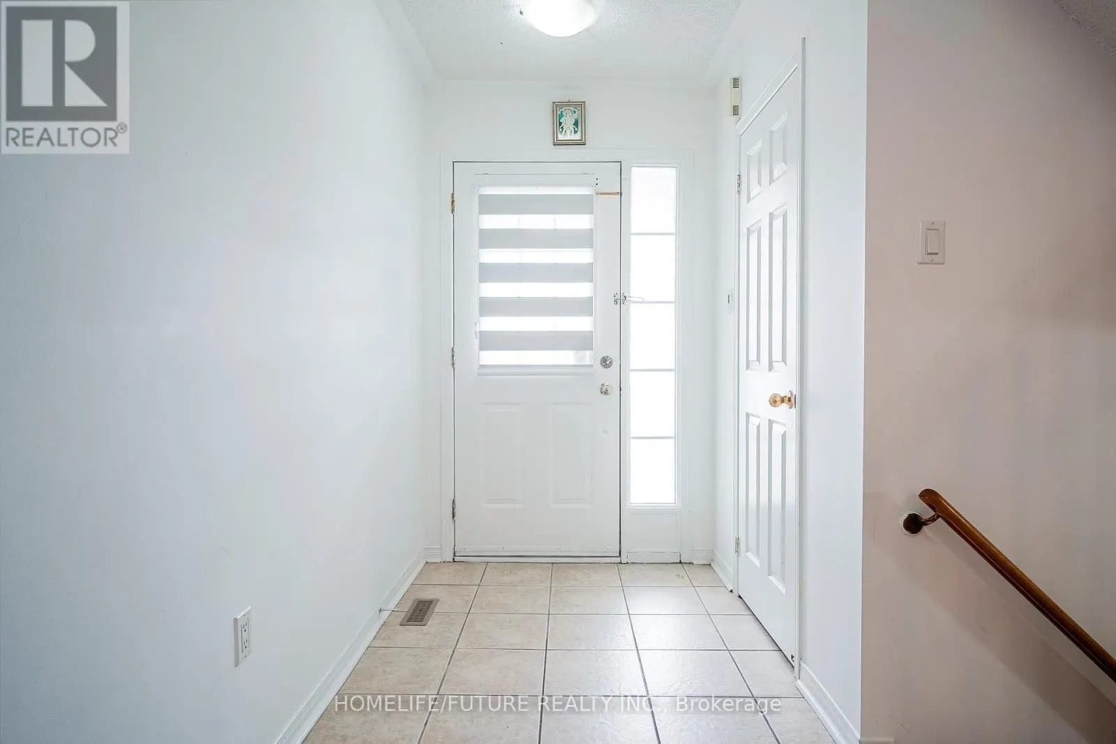 18 MANSBRIDGE CRESCENT