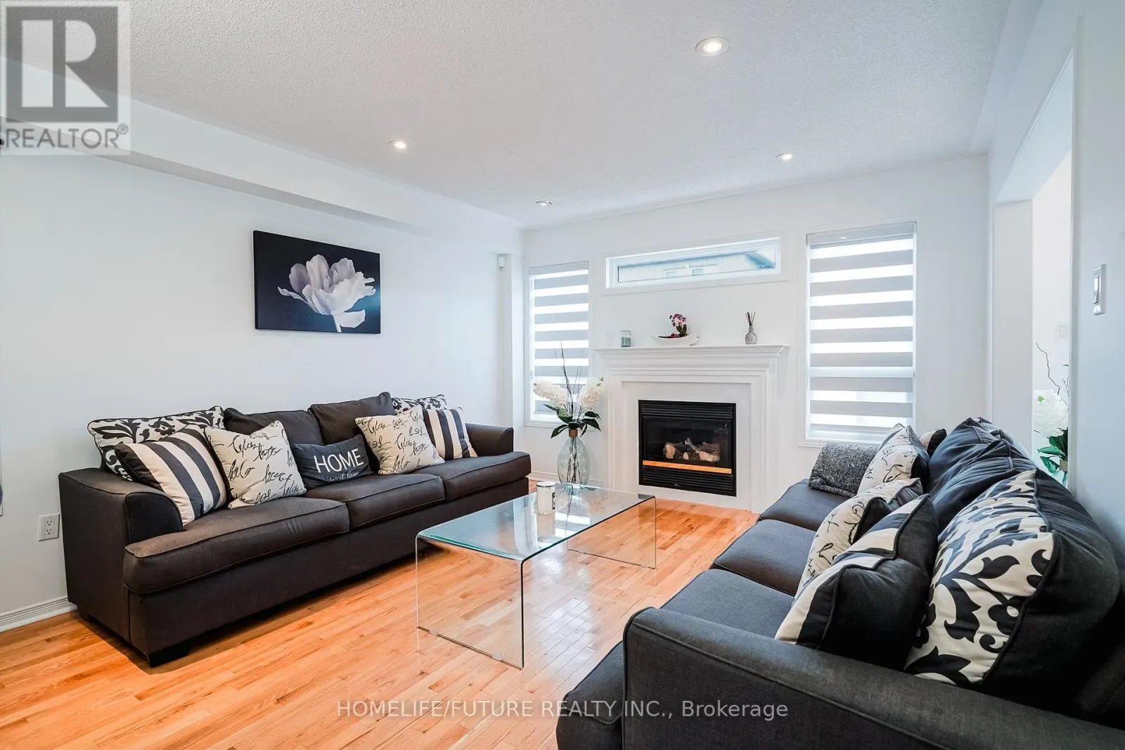 18 MANSBRIDGE CRESCENT