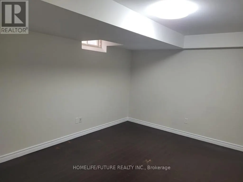 BSMT - 75 STYLES CRESCENT