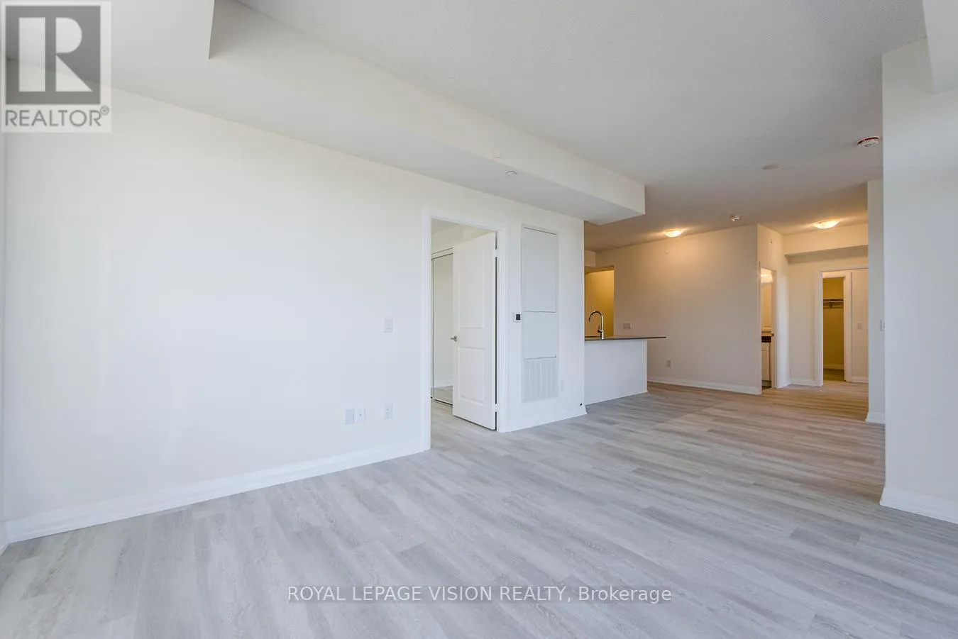 322 - 3270 SHEPPARD AVENUE E