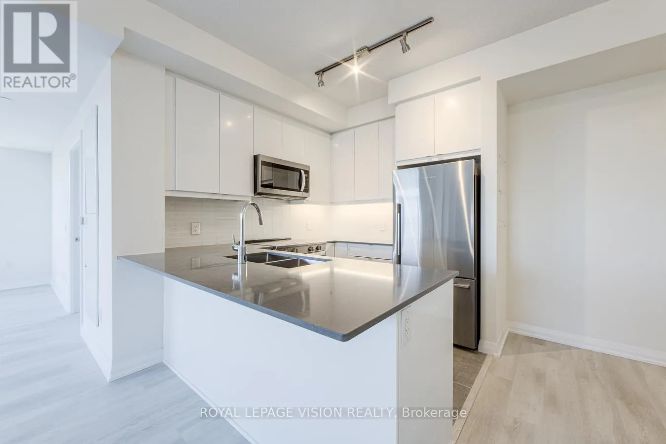 322 - 3270 SHEPPARD AVENUE E
