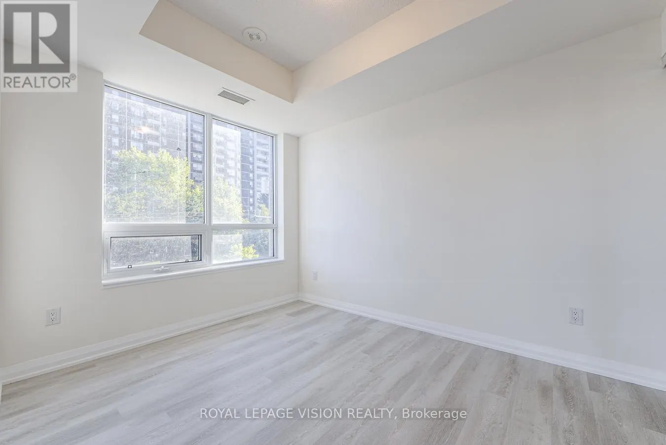 322 - 3270 SHEPPARD AVENUE E