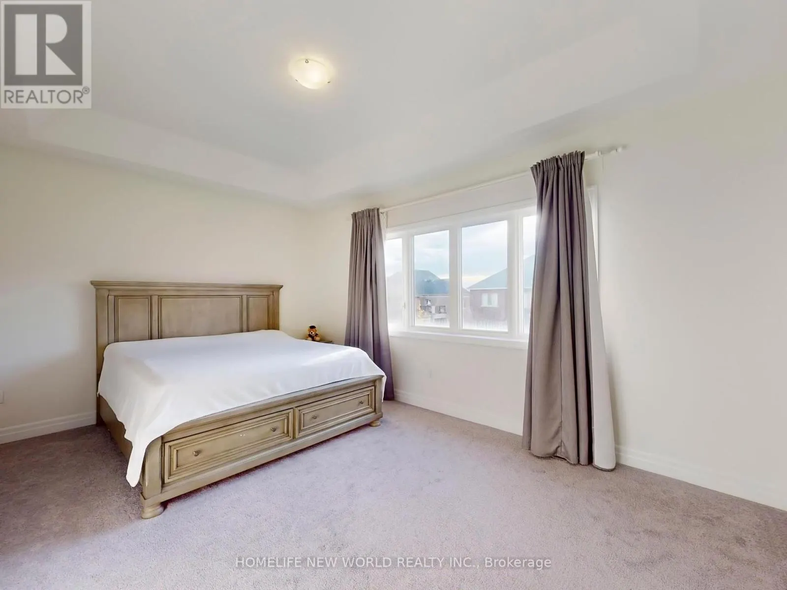 40 ST IVES CRESCENT