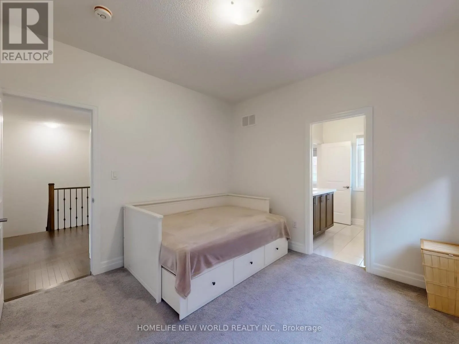 40 ST IVES CRESCENT