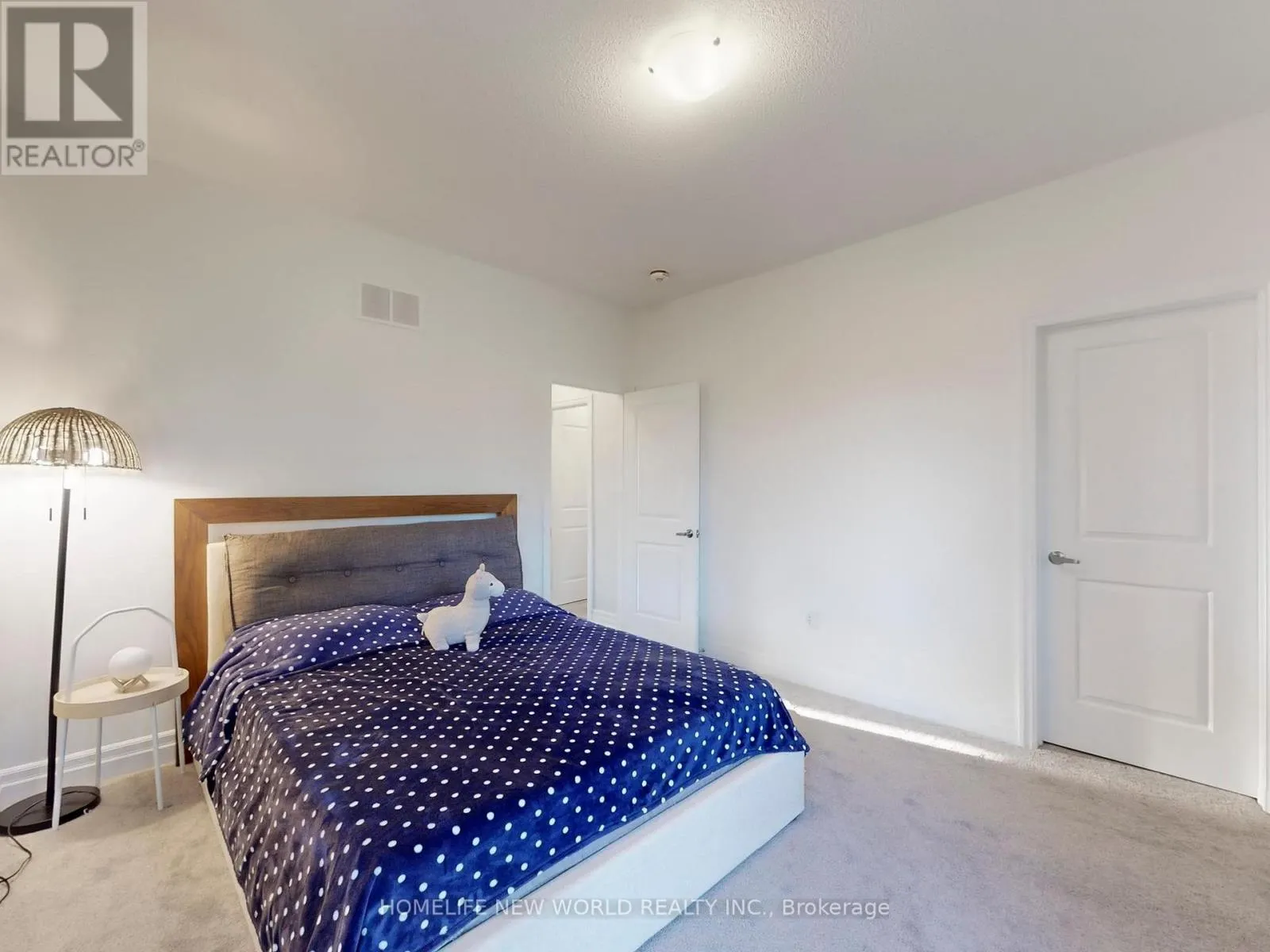 40 ST IVES CRESCENT