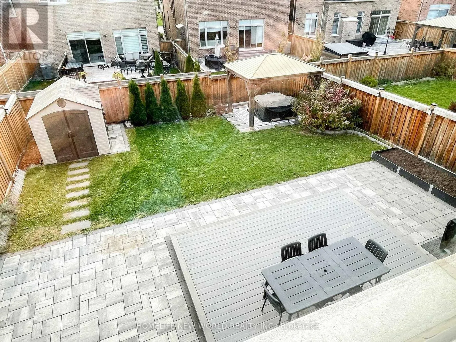 40 ST IVES CRESCENT