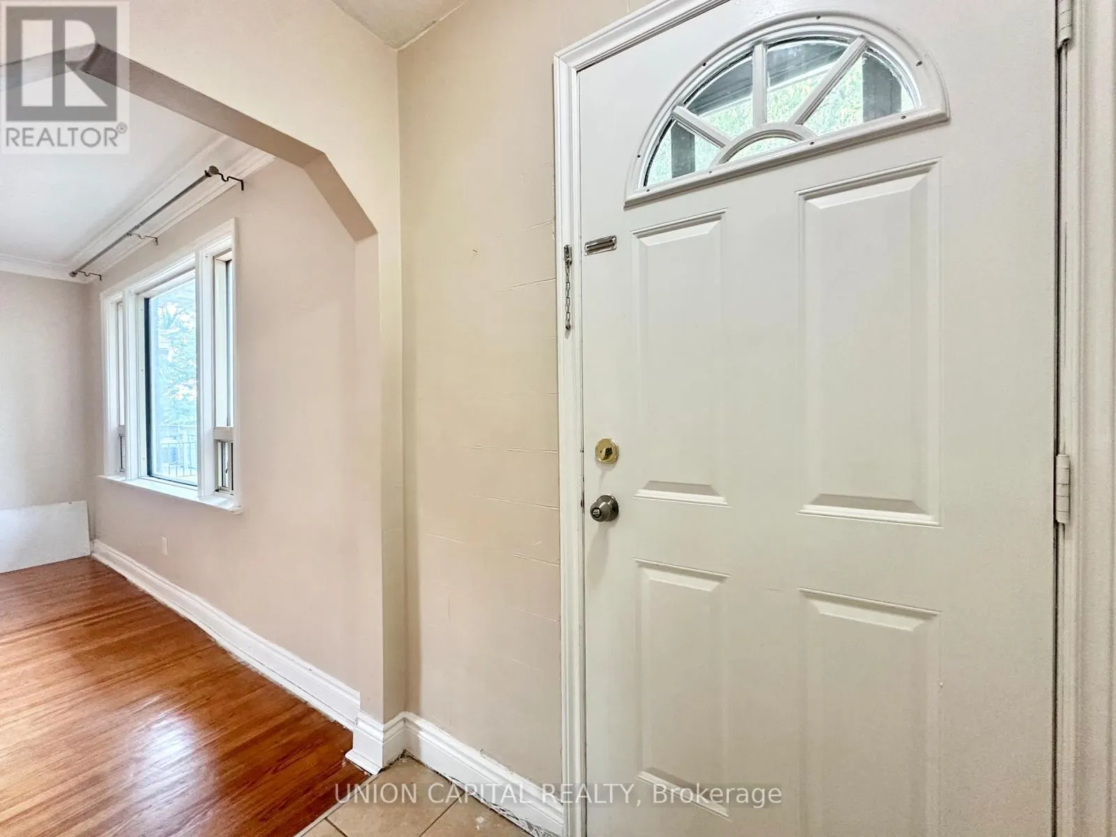 MAIN FLOOR - 1048 KENNEDY ROAD