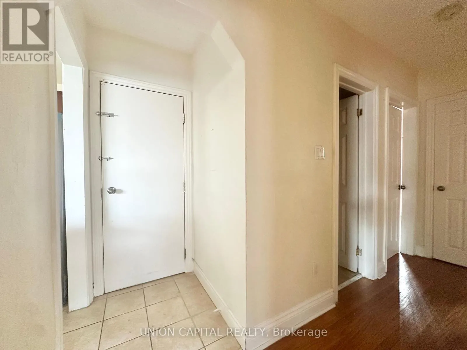 MAIN FLOOR - 1048 KENNEDY ROAD