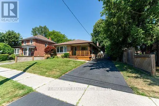 46 ORCHARD VIEW BOULEVARD
