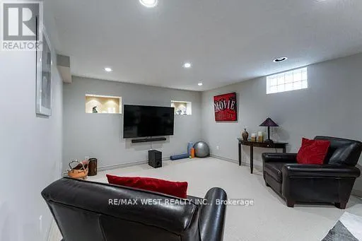 46 ORCHARD VIEW BOULEVARD