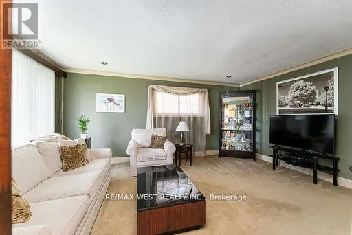 46 ORCHARD VIEW BOULEVARD