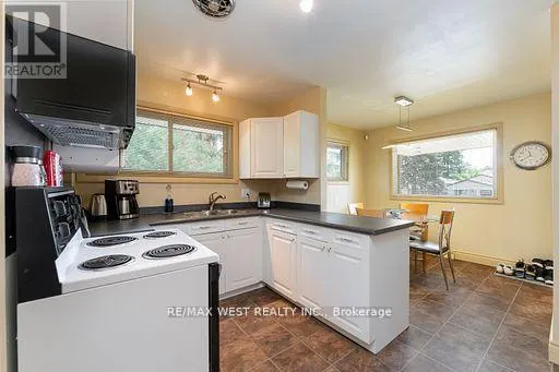 46 ORCHARD VIEW BOULEVARD