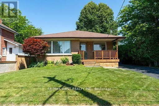 46 ORCHARD VIEW BOULEVARD