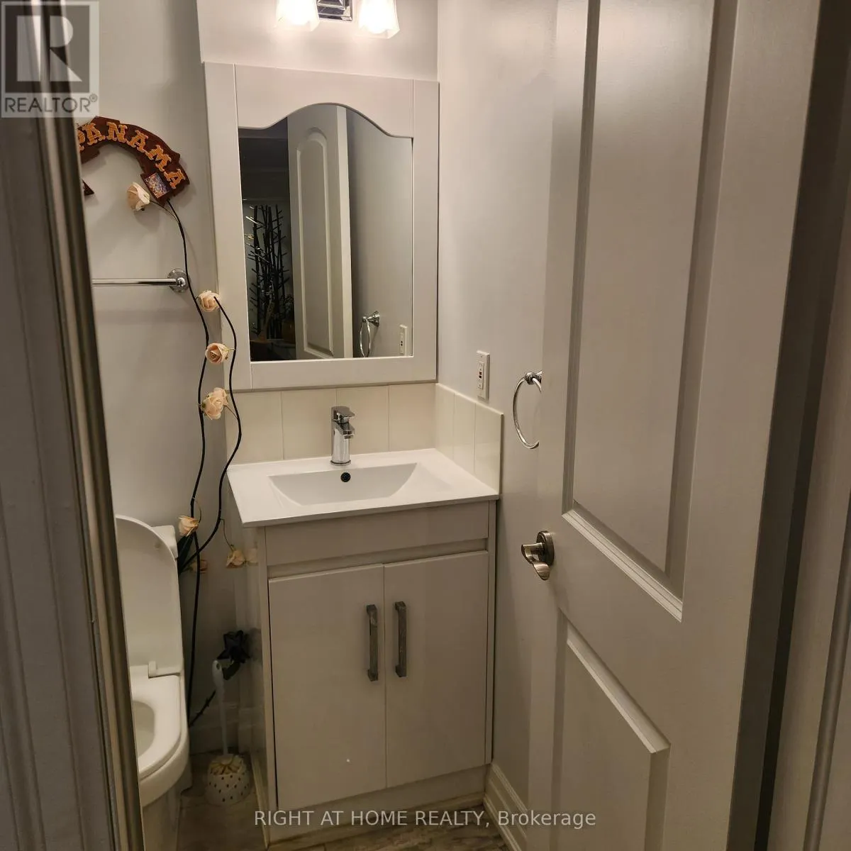 BASEMENT - 302 AYLESWORTH AVENUE