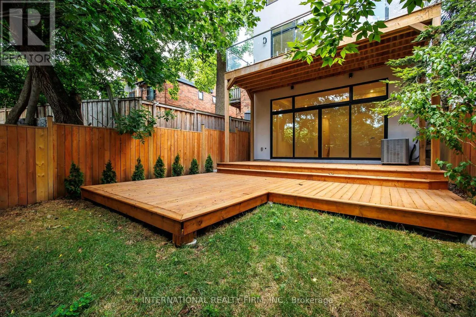 19 IVY AVENUE