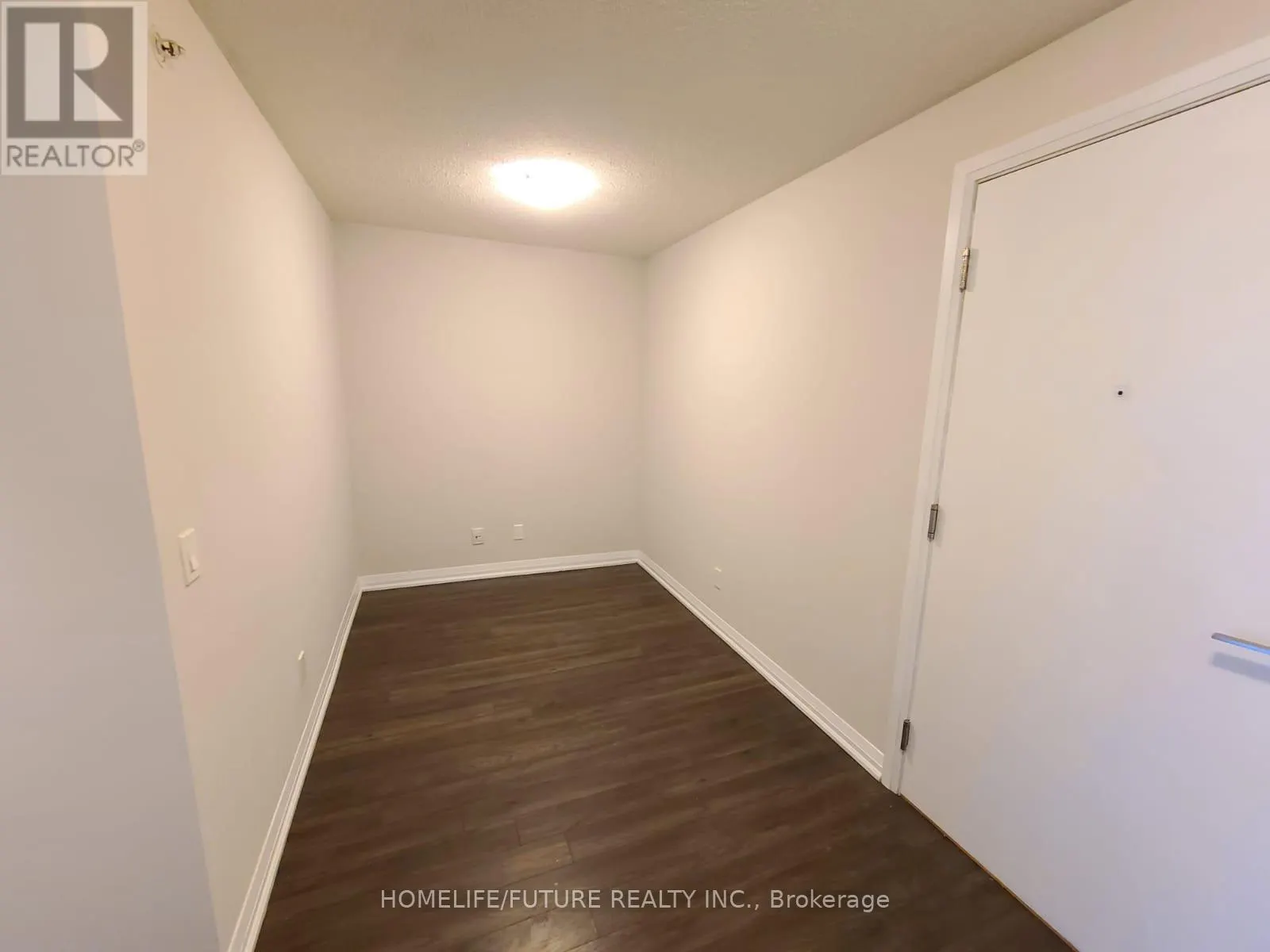 310 - 30 MEADOWGLEN PLACE