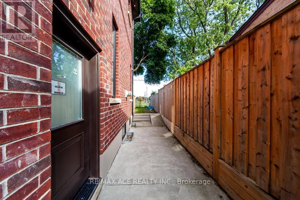 11 ASHDEAN DRIVE