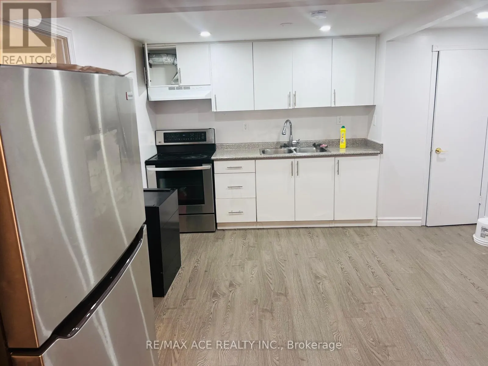 BSMT - 15 SEDGEMOUNT DRIVE