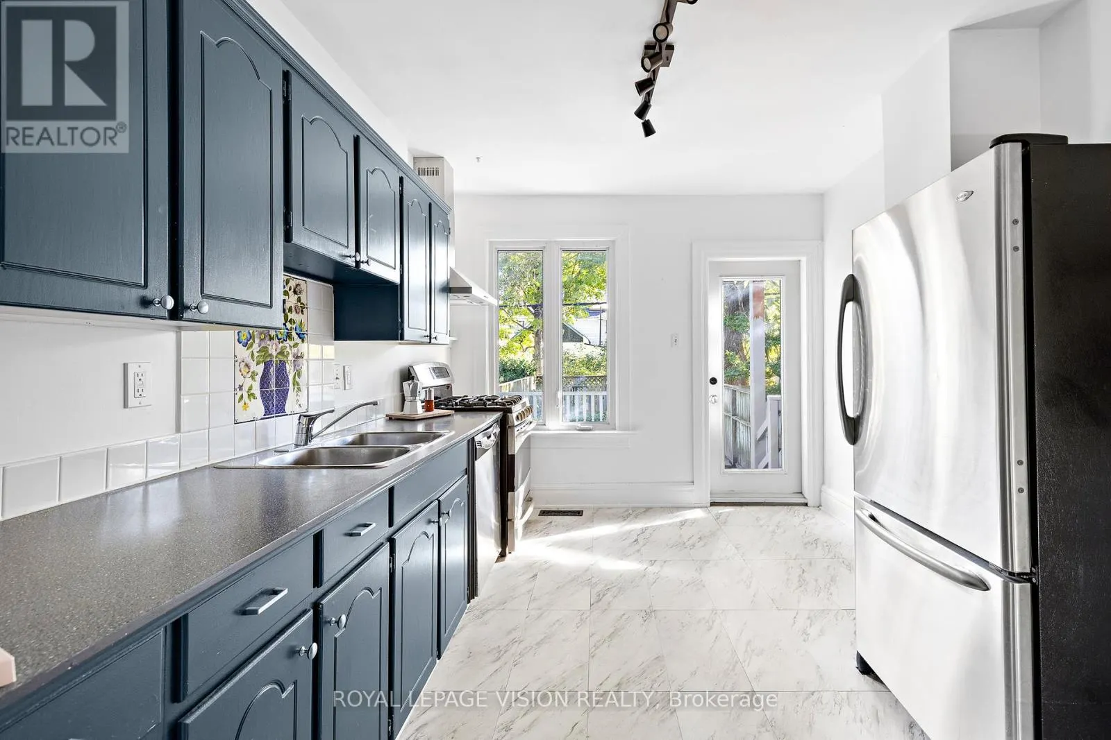 25 BELLEFAIR AVENUE