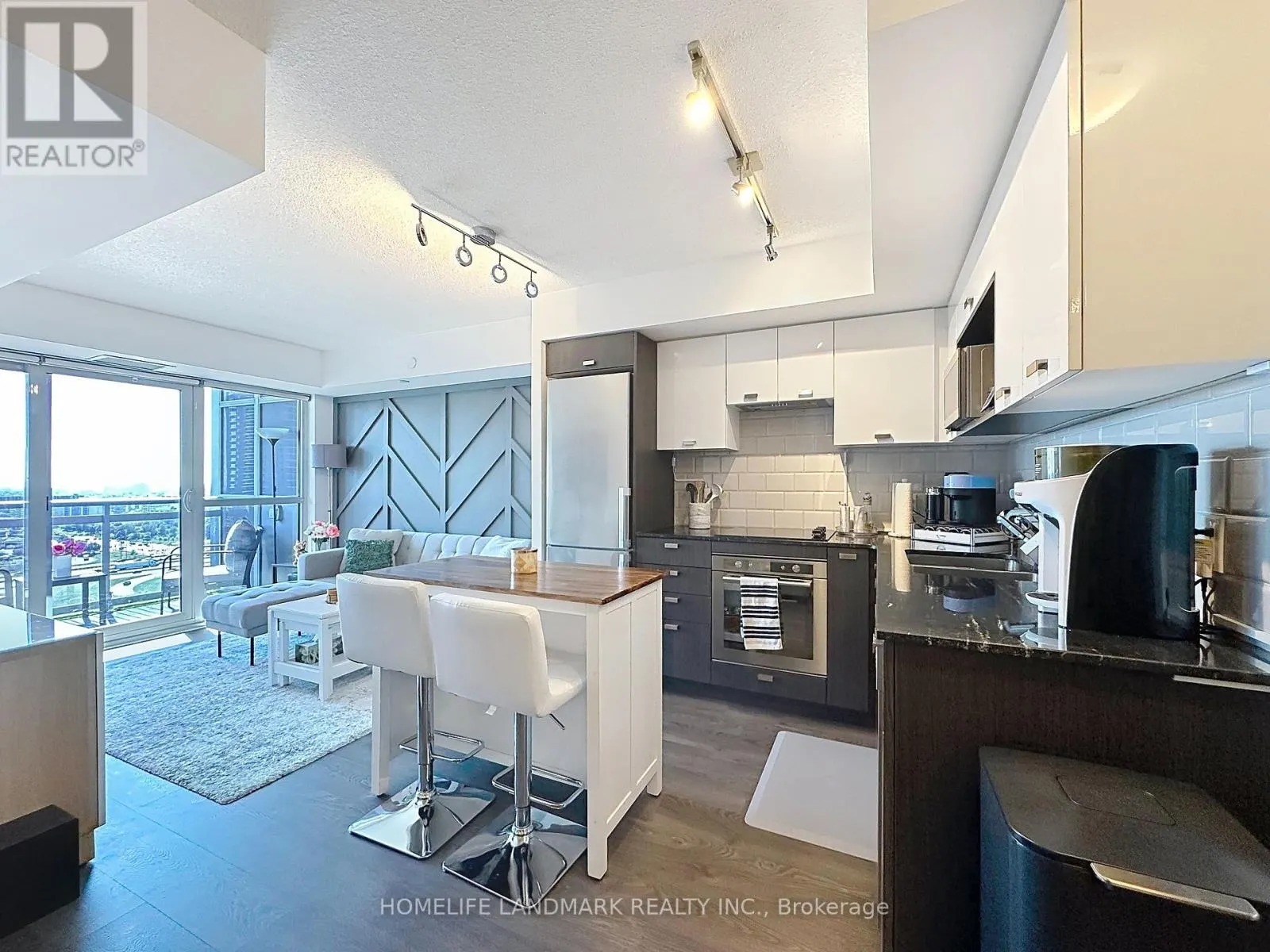 2324 - 275 VILLAGE GREEN DRIVE