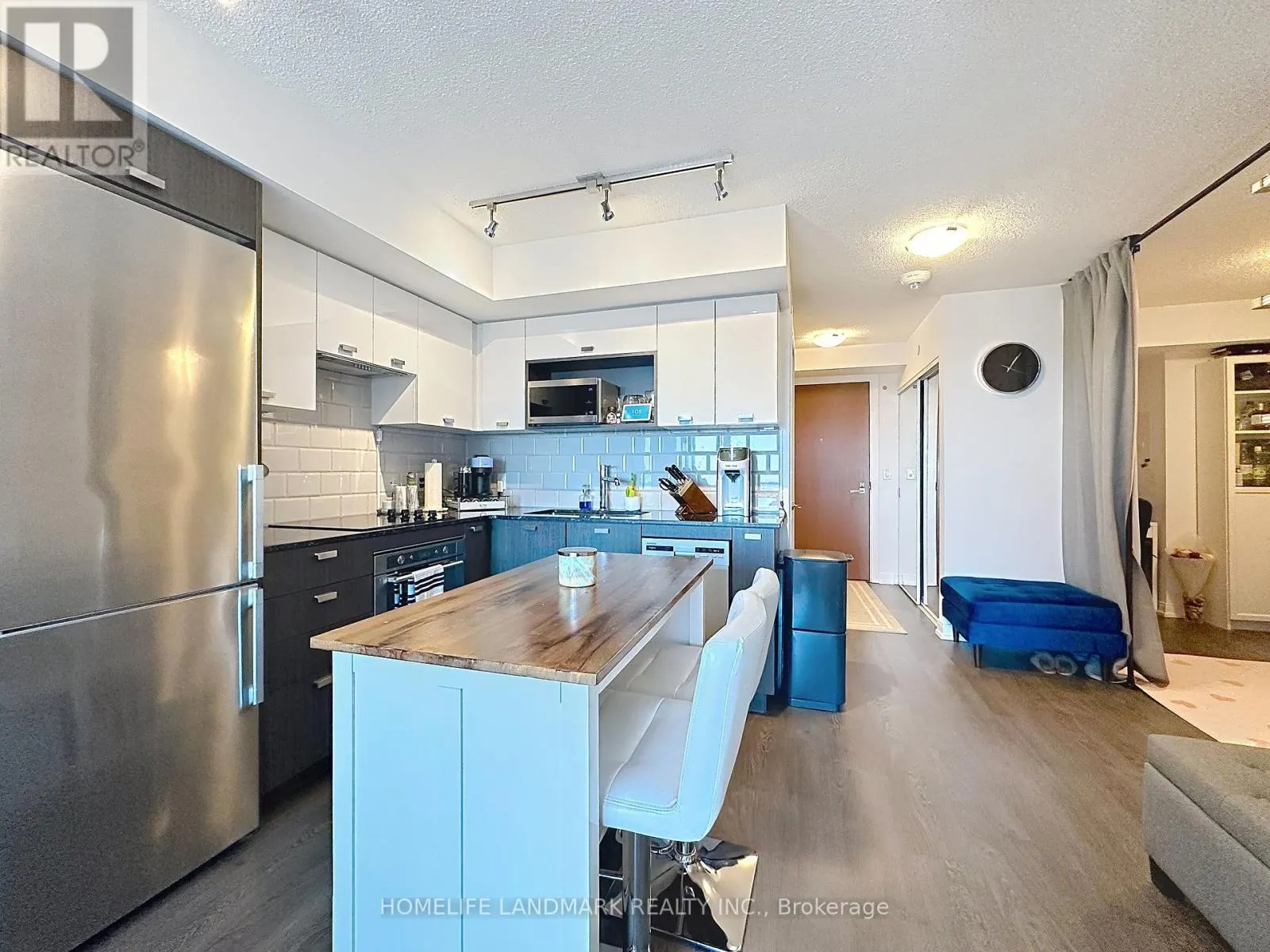 2324 - 275 VILLAGE GREEN DRIVE