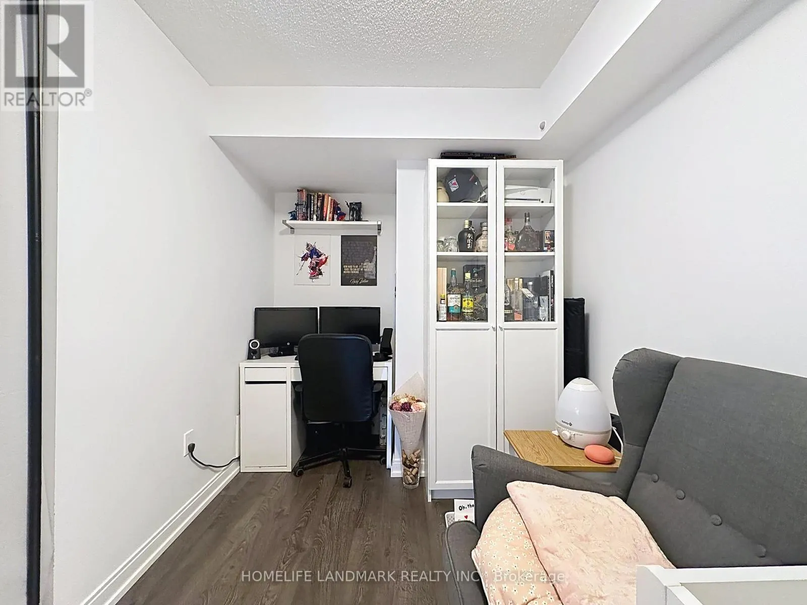 2324 - 275 VILLAGE GREEN DRIVE