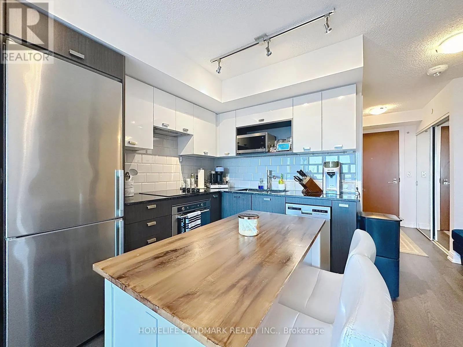 2324 - 275 VILLAGE GREEN DRIVE