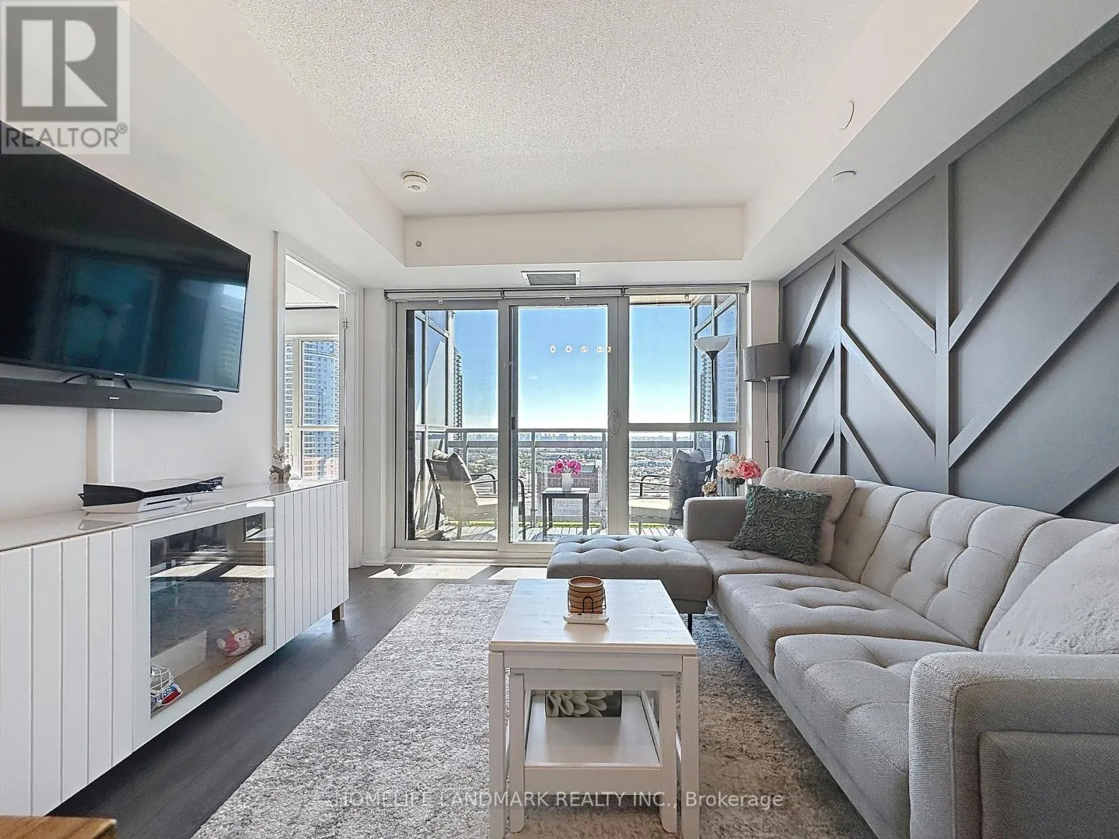 2324 - 275 VILLAGE GREEN DRIVE