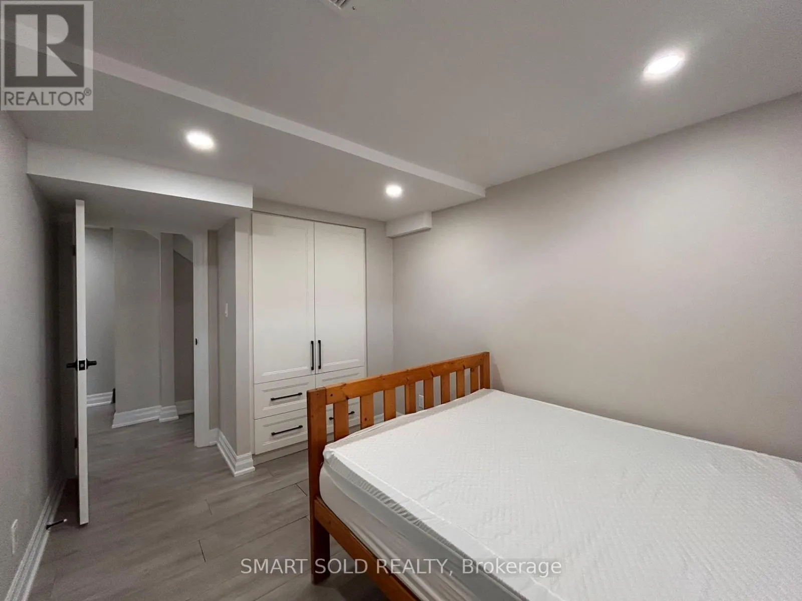 BSMT - 92 RADWELL CRESCENT