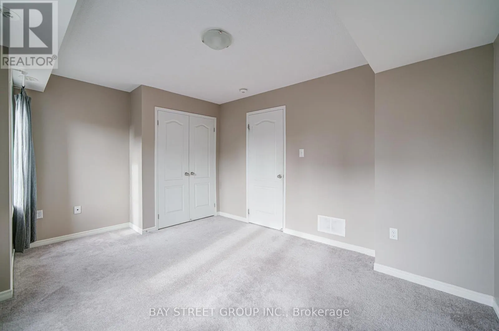 2653 EAGLESHAM PATH