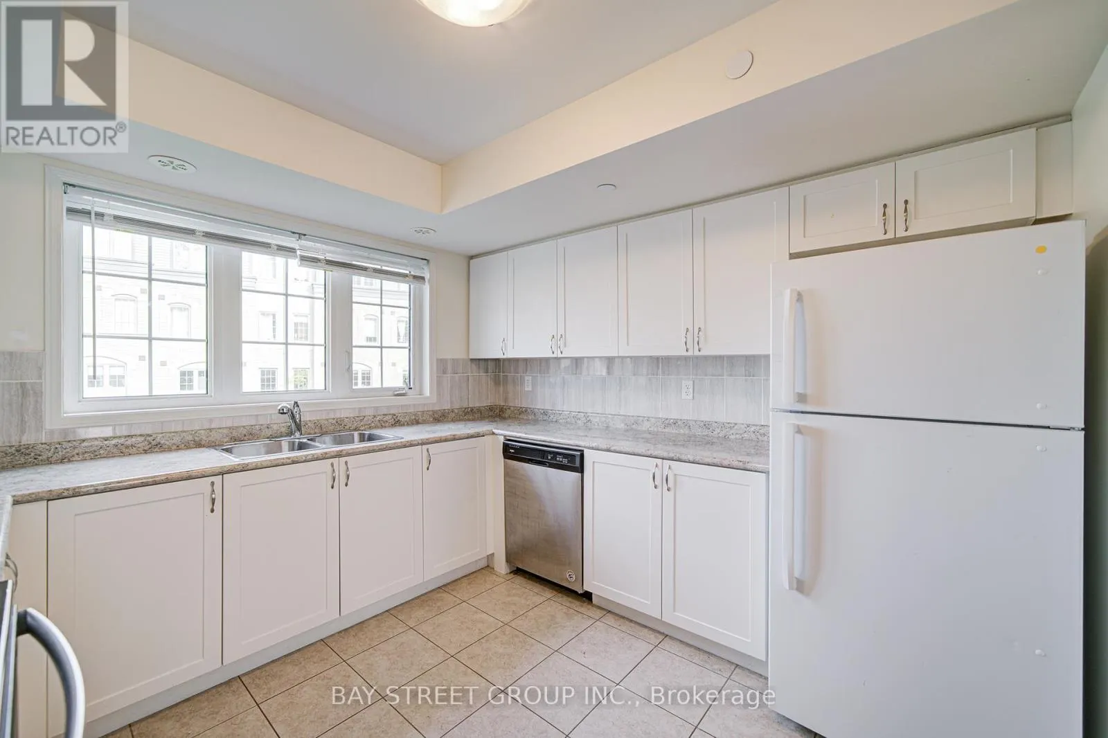 2653 EAGLESHAM PATH