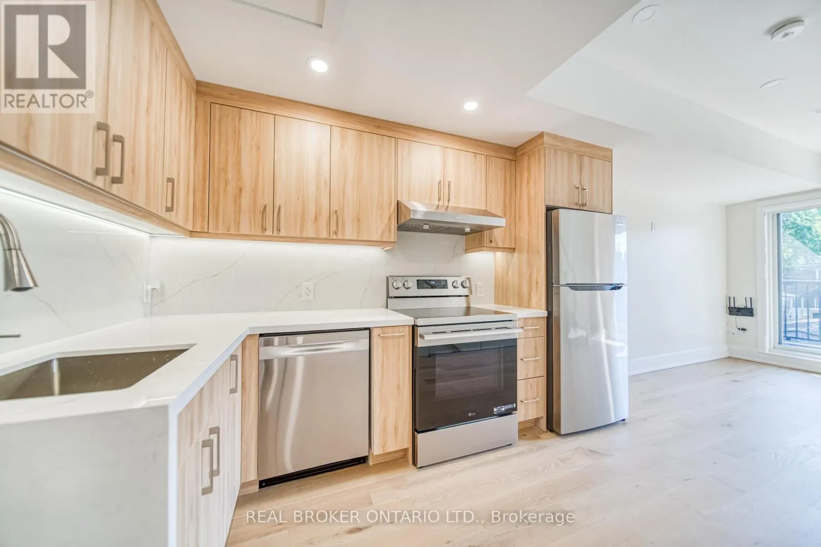 UNIT R - 72 JONES AVENUE