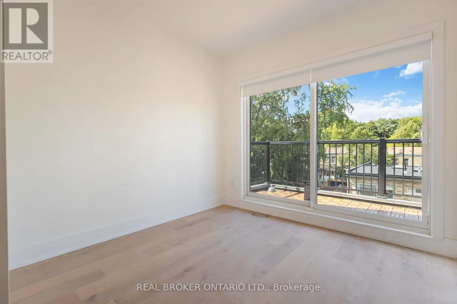 UNIT R - 72 JONES AVENUE