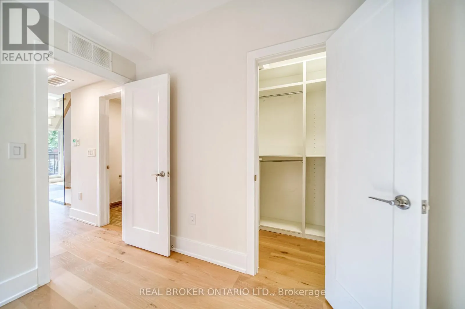 UNIT R - 72 JONES AVENUE