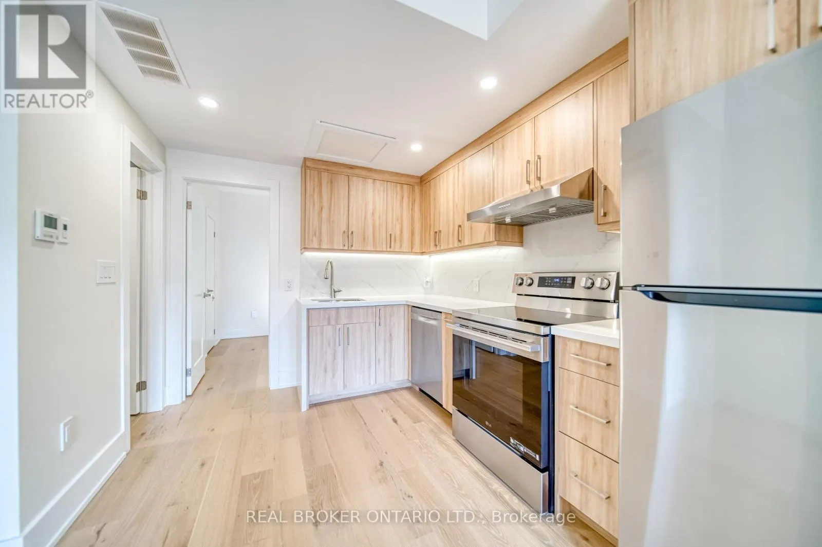 UNIT R - 72 JONES AVENUE