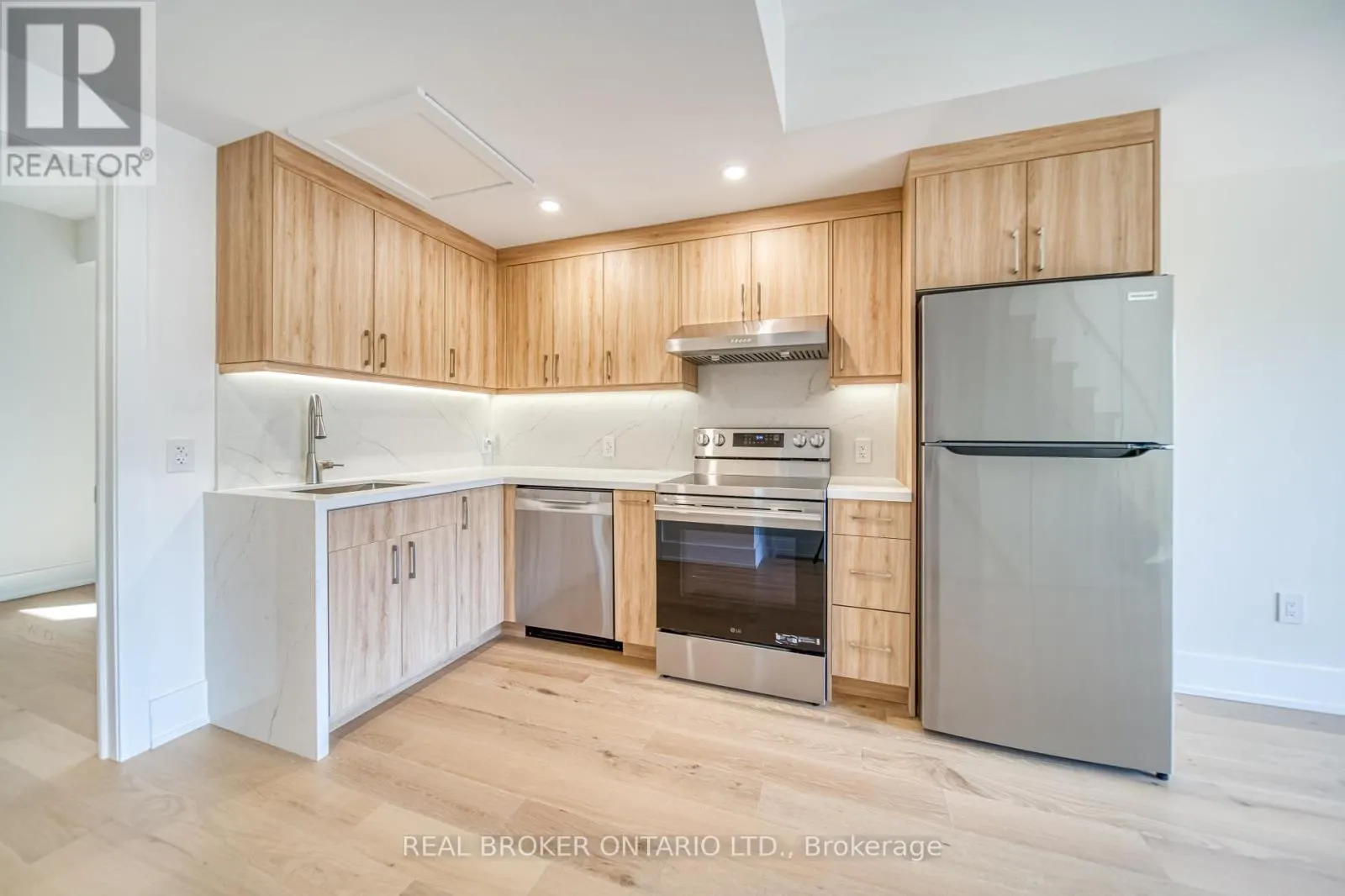 UNIT R - 72 JONES AVENUE