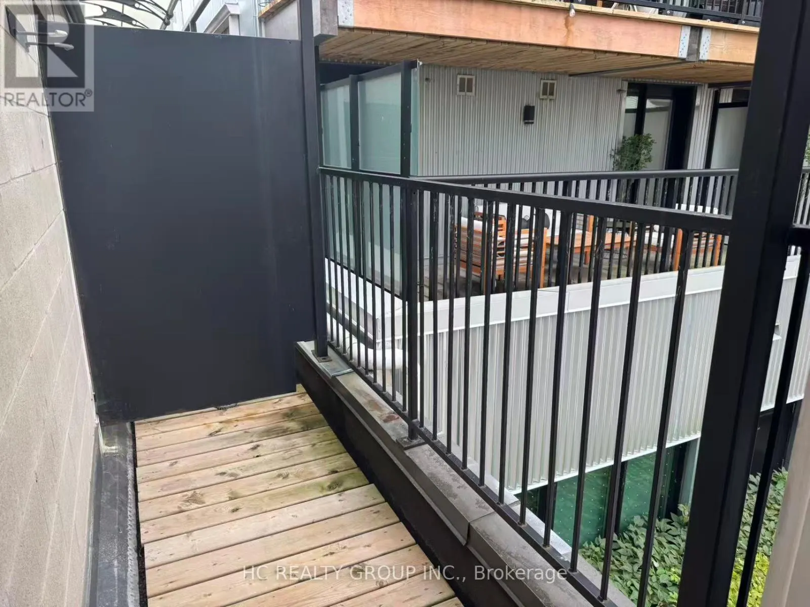 3 - 1606 QUEEN STREET