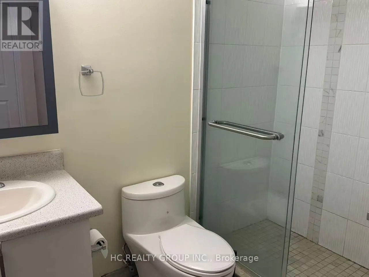 3 - 1606 QUEEN STREET