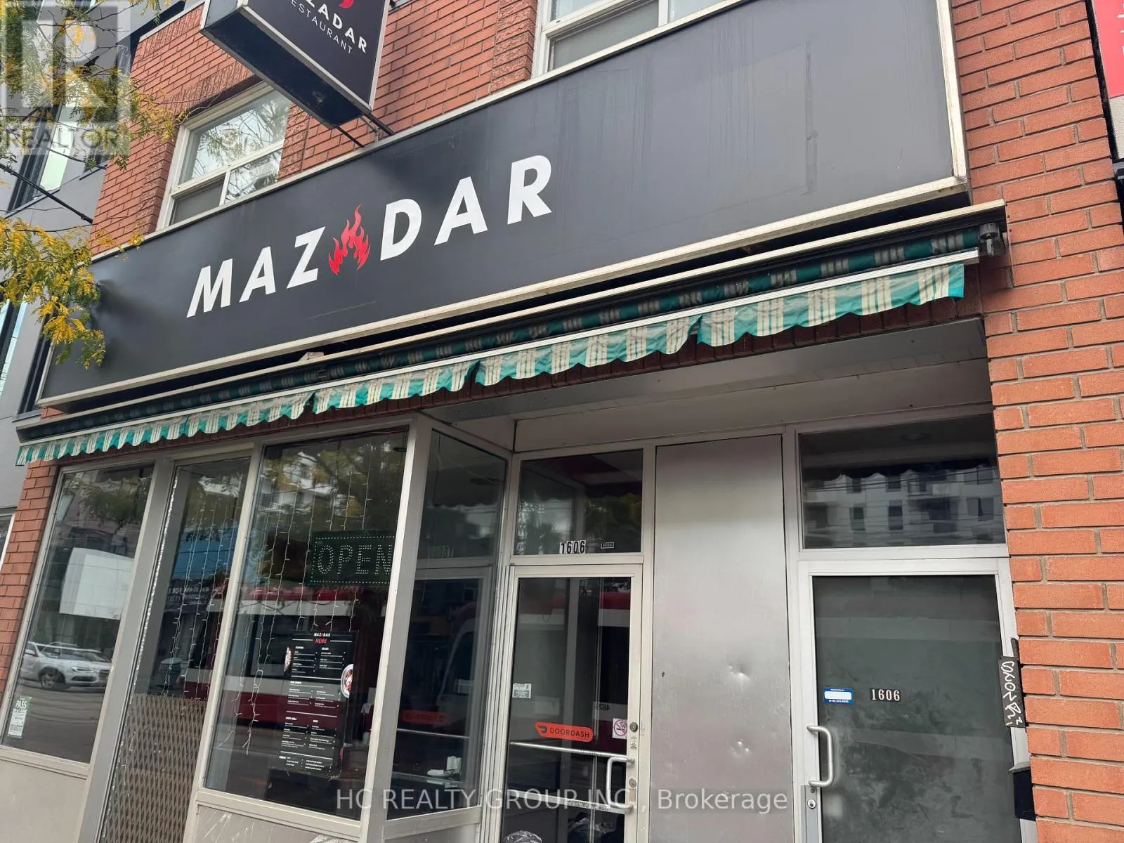 3 - 1606 QUEEN STREET